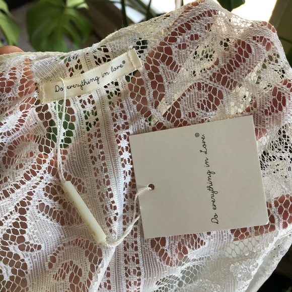 NWT + white lace fringe wrap - Picture 5 of 5